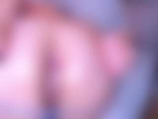 kiara-layla's Live Sex Cam Show
