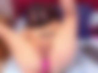kiara-layla's Live Sex Cam Show
