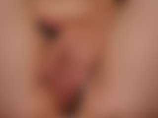 Live cam show with LilySpark - Spanks on Instabang