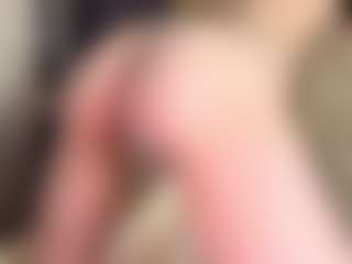 Live cam show with LioraSage - Granny Brown Hair on Uber Horny