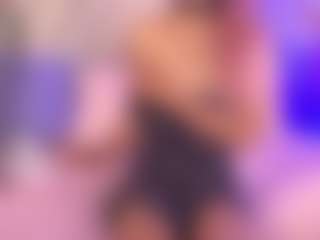luna-issy's Live Sex Cam Show
