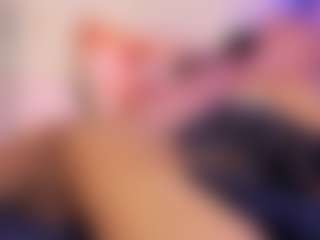 luna-issy's Live Sex Cam Show