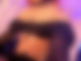Live cam show with luna-issy - British on camwithhim.com