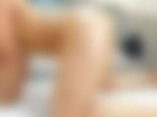 Live cam show with Madelein-Fosterr - Spanking on SxyPornLive