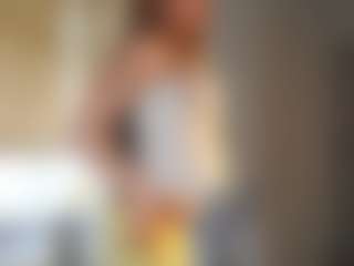 PamelaTruxler MILF webcam performer live streaming