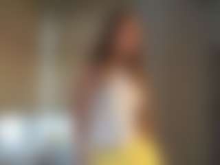 PamelaTruxler MILF webcam performer live streaming