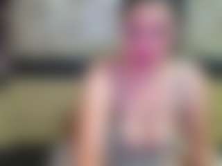 Live cam show with Yanisa23 - Bikini on livesuperchat.net