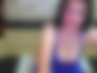 Live cam show with Yanisa23 - Smoking on Free Soda