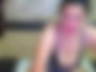Live cam show with Yanisa23 - Living Room on mypornchat.com