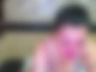 Live cam show with Yanisa23 - Drinking on CamwithHer