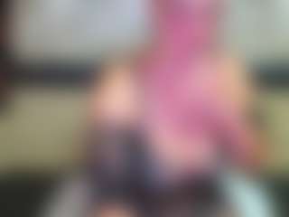 Live cam show with Yanisa23 - Solo on Livezox