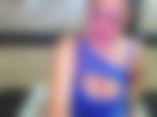 Live cam show with Yanisa23 - Hidden Cam on Sweet Sext