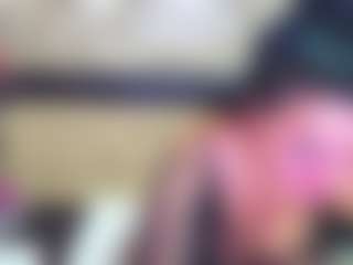 Live cam show with Yanisa23 - Bikini on SpankPalCams