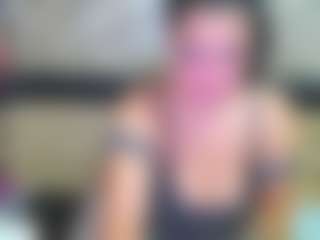 Live cam show with Yanisa23 - Smoking on Camsoda