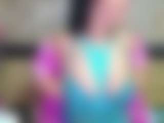 Live cam show with Yanisa23 - Smoking on x69.live
