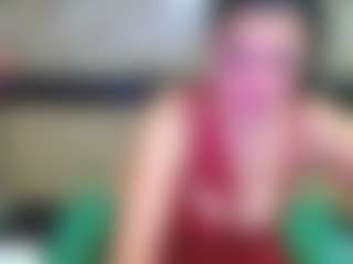 Live cam show with Yanisa23 - Living Room on dropp.cam