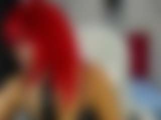 Live cam show with ArianaFire - Black Petite on AdultVida.com