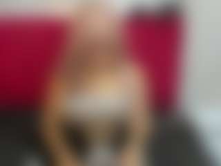 Live cam show with ArianaFire - Public Brown Hair on Camsoda Late Night