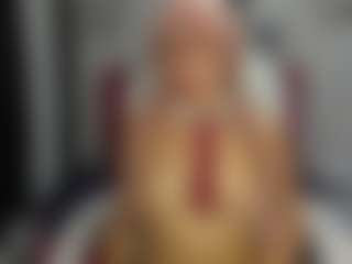Live cam show with ArianaFire - Nipple Piercings on Mixed Magazine Live