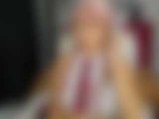 Live cam show with ArianaFire - Black Petite on CamwithHer