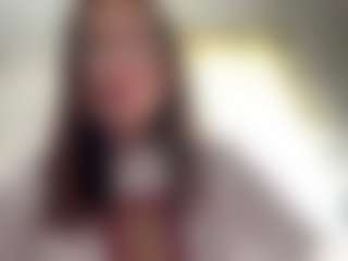 Live cam show with BrielleKane - Nature on UwU Esports