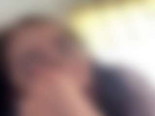 Live cam show with BrielleKane - Nature on friskycurves.com