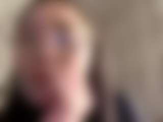 Live cam show with BrielleKane - Teen (18+) on SpunkLive