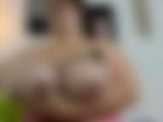 chantal_bigboobs1's Live Sex Cam Show