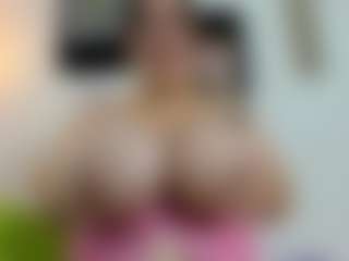 chantal_bigboobs1's Live Sex Cam Show