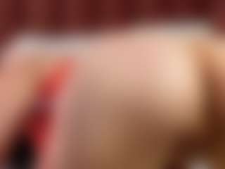 Live cam show with KittyLissa - Striptease on Camming Site