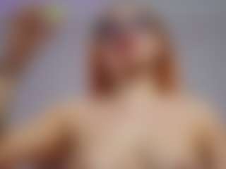 Live cam show with KittyLissa - Body Massage on CSO-WL