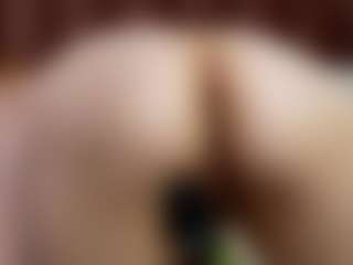 Live cam show with KittyLissa - Nipple Piercings on Camsoda
