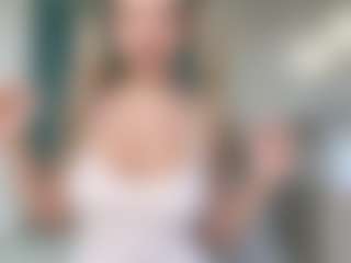 Live cam show with LanaLee - Fingering on Camsoda