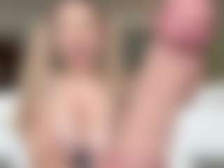 Live cam show with LanaLee - Big Tits Dildo on Camsoda