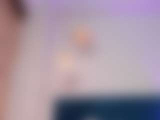 Live cam show with LilaRoos - Brown Hair on livesuperchat.net