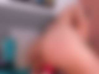 Live cam show with LilaRoos - Twerk on Free Soda