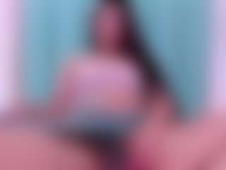 Live cam show with LilaRoos - Skinny on liverealitysex.com