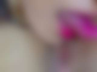 lulamia68's Live Sex Cam Show