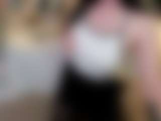 Live cam show with MayaWinters - Moaning on Camming Site