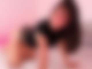Live cam show with NatyBliss - Plug on Camsoda