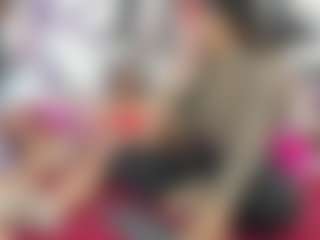 Live cam show with royaltemptaation - Tease on Camsoda