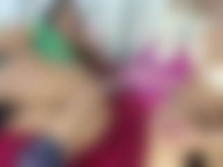 Live cam show with royaltemptaation - Skinny on Camsoda