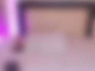 Live cam show with Sia-Foxx01 - Petite on Camming Site