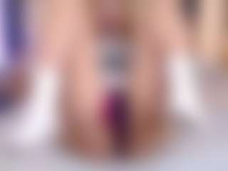 Live cam show with Sia-Foxx01 - Fingers on xfollow cams