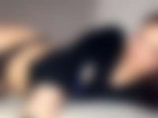 Live cam show with AdrienDurie - Skinny MILF on hotwifechat.live