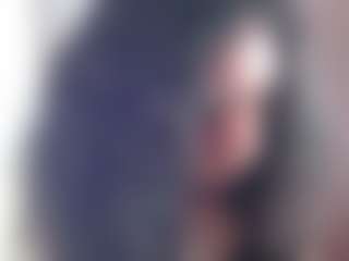 Live cam show with Annie - Facial Piercings on xDating