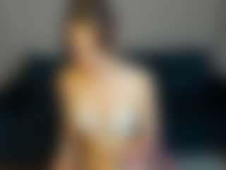 Live cam show with Debra-Wadeee - Naughty on xDating