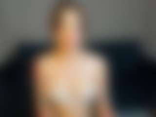Live cam show with Debra-Wadeee - Schoolgirl on friskycurves.com