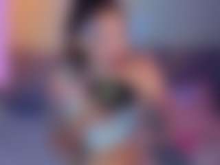 Live cam show with Debra-Wadeee - Ass Clapping on livesuperchat.net