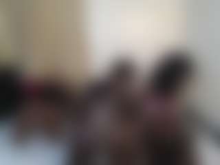 Live-Cam-Show mit DollyCookie - Double Penetration auf Camsoda